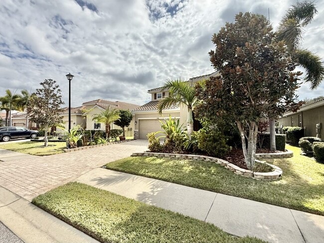 Building Photo - 2948 Oriole Dr