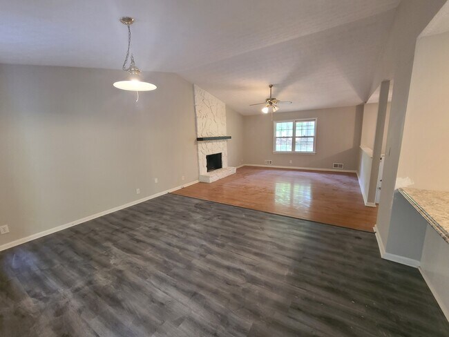 Building Photo - 3292 Cardinal Lake Dr NW