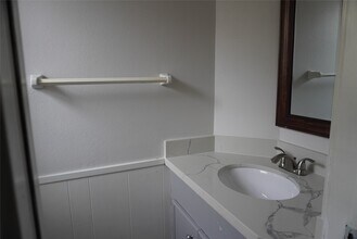 Building Photo - 10703 Wickersham Ln