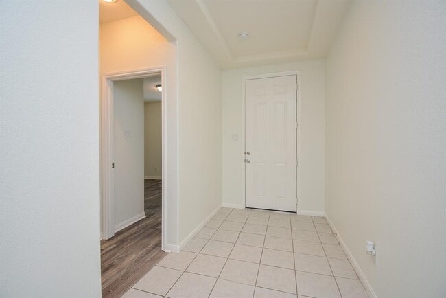 Building Photo - 22211 Weller Oaks Dr