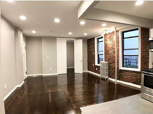 Foto principal - 3 bedroom in BRONX NY 10452