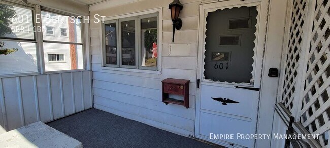 Foto del edificio - 5 Bedroom / 1.5 Bath Home in Lansford!