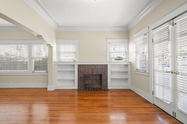 Building Photo - 219 Redondo Ave