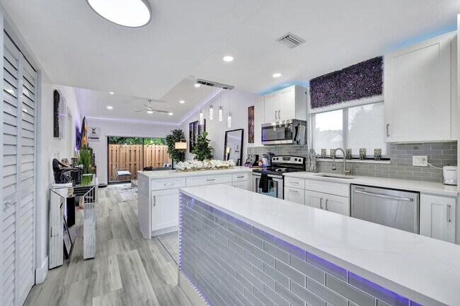 Foto del edificio - 2320 NW 37th Ave