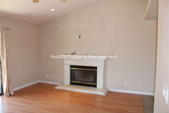 Building Photo - 4 Bedroom/2 Bath Home in Clovis  (Herndon ...