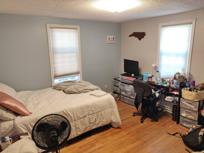 Building Photo - 4-Bedroom Home for Rent in the Heart of Sixteen Acres