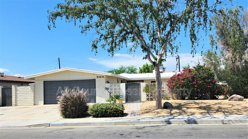 Primary Photo - 83606 Dillon Ave