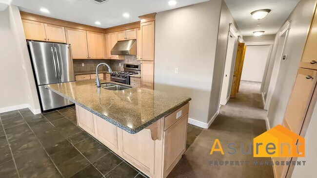 Foto del edificio - Wonderful Large Condo Available Now! MOVE-IN SPECIAL: Half Off First Month's Rent