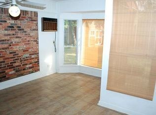 Foto del edificio - 4925 White Oak Ln