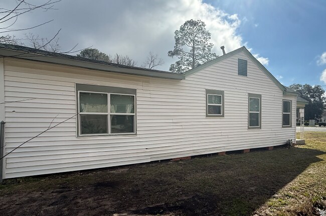 Building Photo - 4219 3rd St