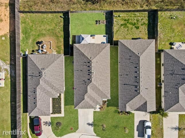 Foto del edificio - 3 br, 2 bath House - 21246 Bush Brook Bend...