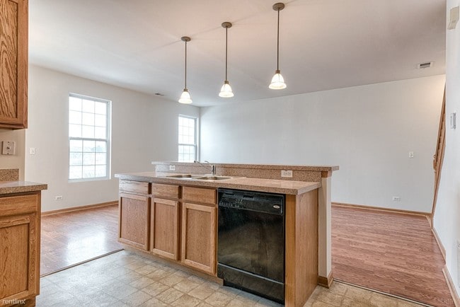 Building Photo - 2 br, 1 bath House - 605 Springbrook Trl N