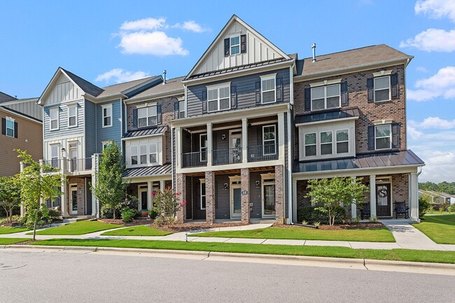 Foto del edificio - Spacious 4 Bedroom Townhome in Wake Forest!