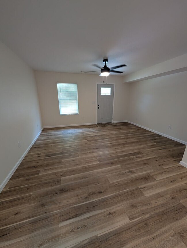 Foto del edificio - 1117 Edwardsburg Ave