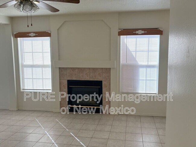 Foto del edificio - 404 Desert Rock Dr SW