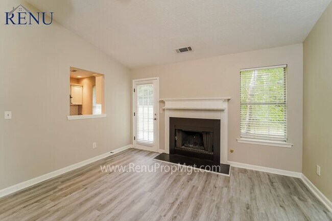 Foto del edificio - Available Now! 50% OFF FIRST FULL MONTH RENT!