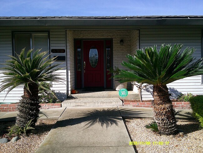 Foto del edificio - 390 S Almond St