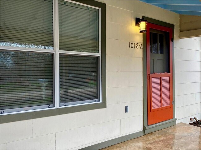 Foto del edificio - 1018 Mead St