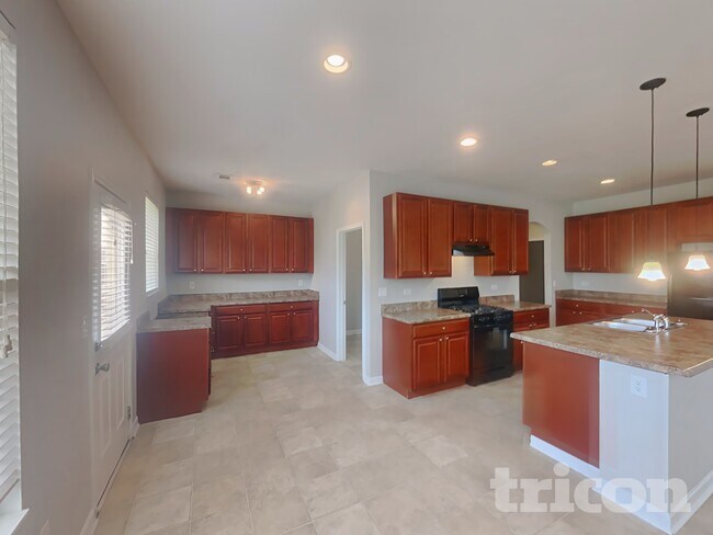 Foto del edificio - 5517 Village Trace