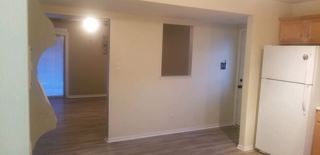 Building Photo - 3510 Wicker Ave