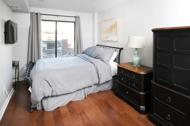 Foto del edificio - 1029 N Stuart St