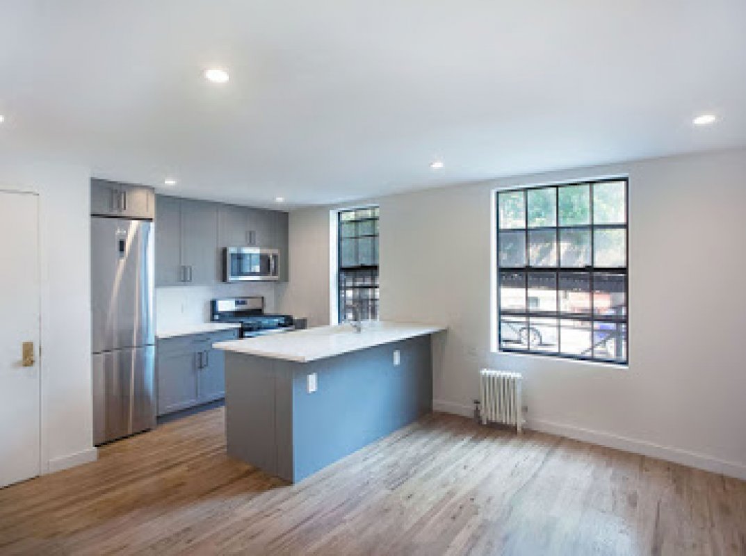 Foto principal - 227 W 149th St