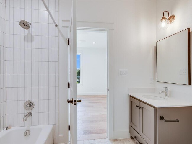 Building Photo - 414 Stagecoach Trail