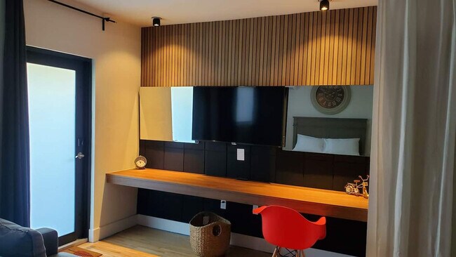 Foto del edificio - 740 SW 9th St