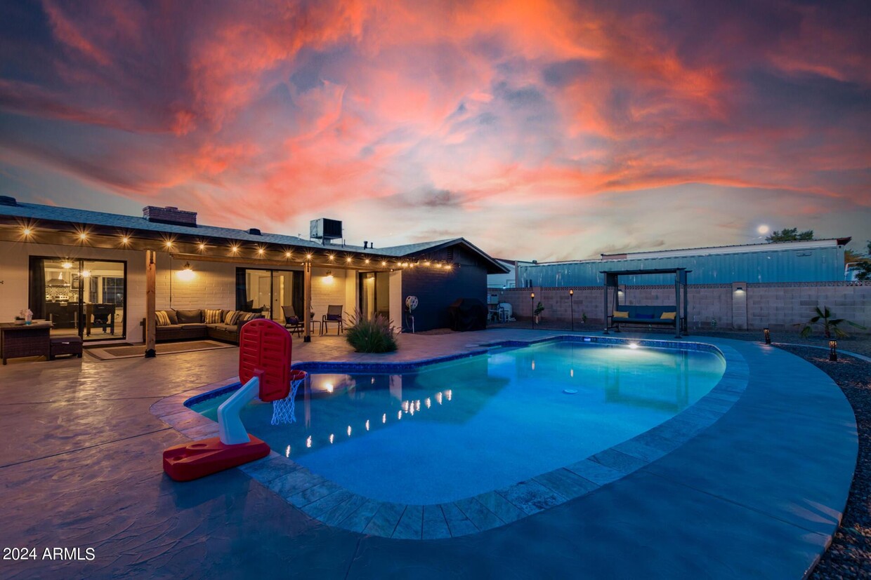 Foto principal - 1655 E Glencove St