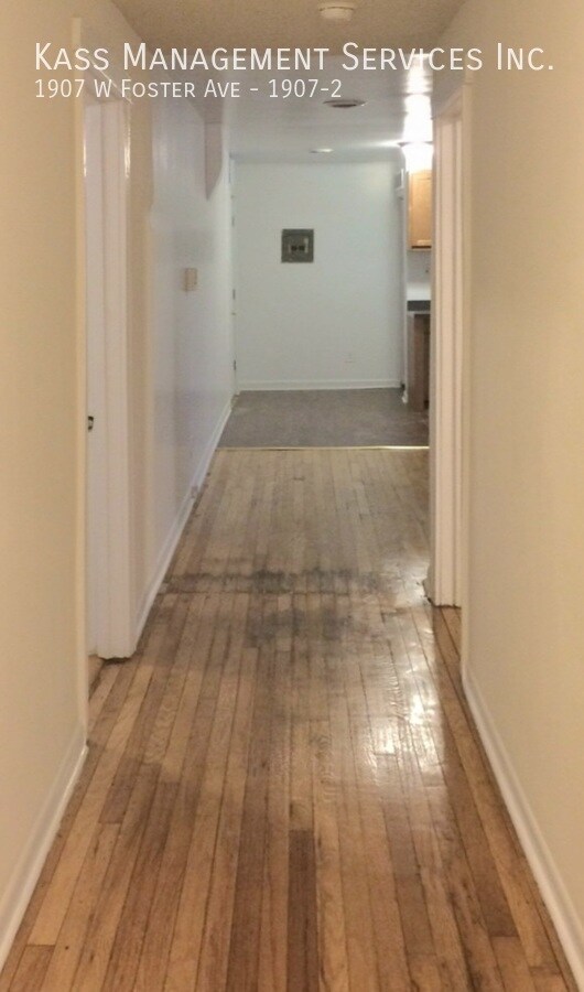 Building Photo - Fantastic 1 bed  - Hardwood Floors - Laund...