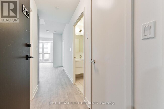 Photo du bâtiment - 38 Simcoe Promenade