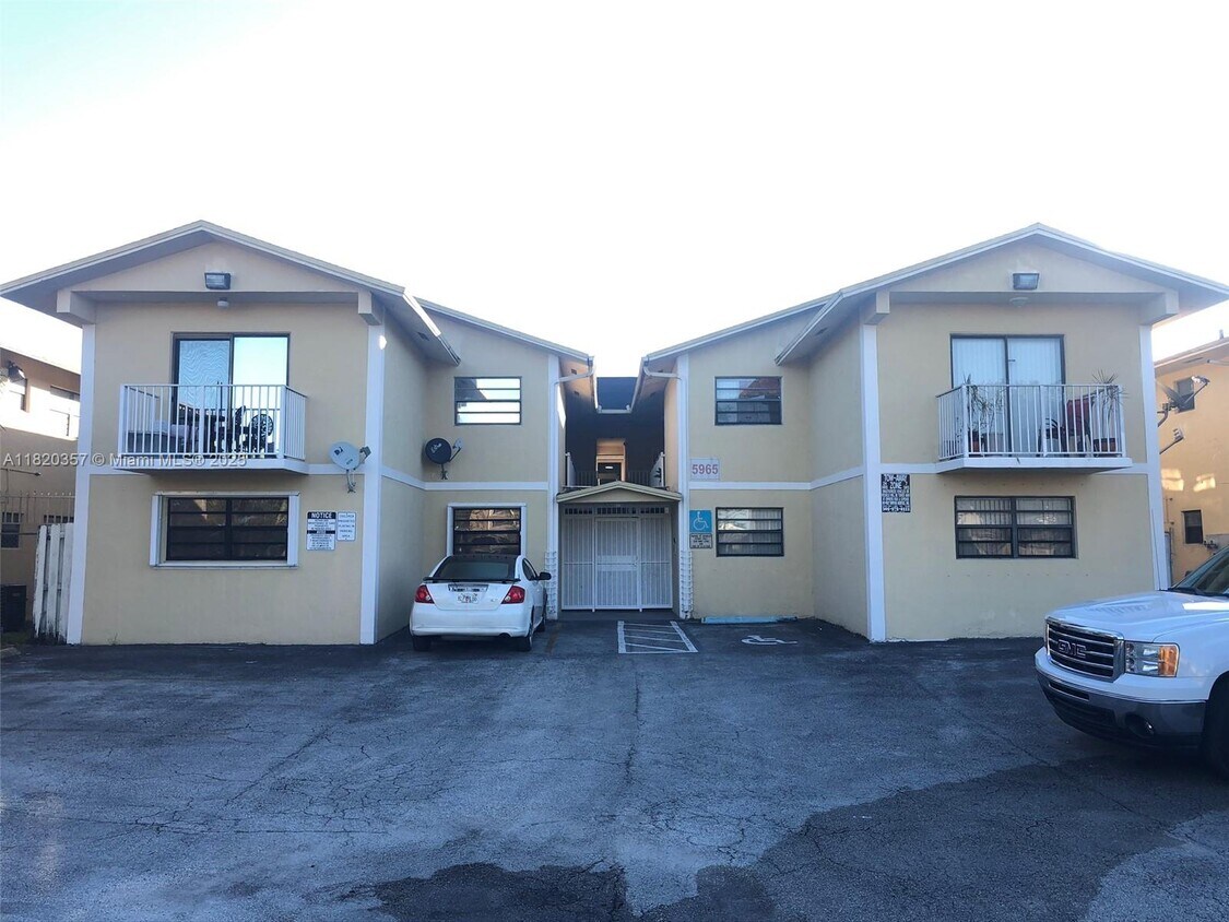 Primary Photo - 5930 W 25th Ct