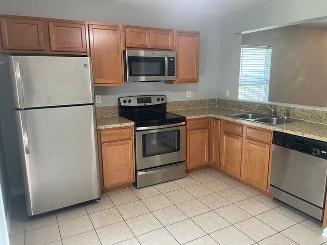 Foto del edificio - Samara Lakes- 3 BR / 2 BA Home For Rent In...