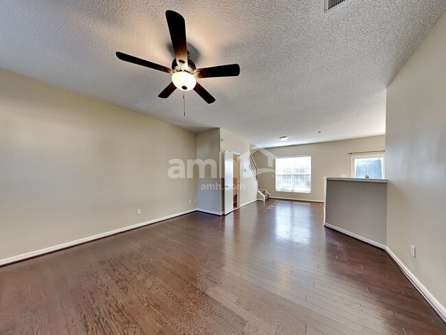 Foto del edificio - 136 N Honey Springs Ave