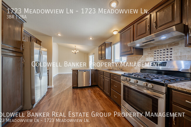 Foto del edificio - 1723 Meadow View Ln