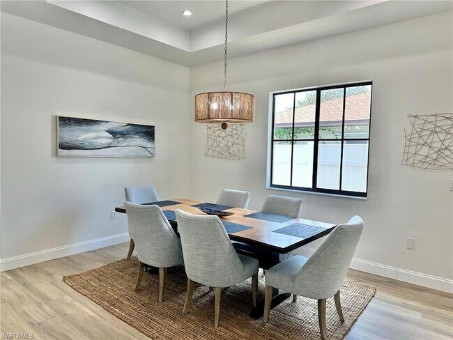 Foto del edificio - 685 107th Ave N
