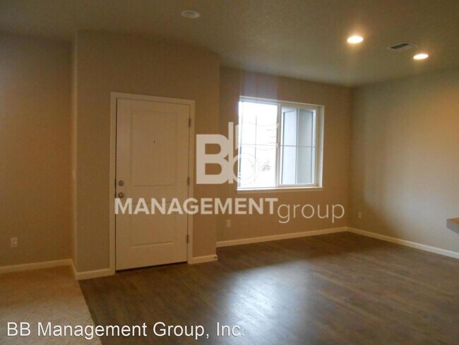 Foto del edificio - 4 br, 2.5 bath House - 7084 NW Abigail Ter...