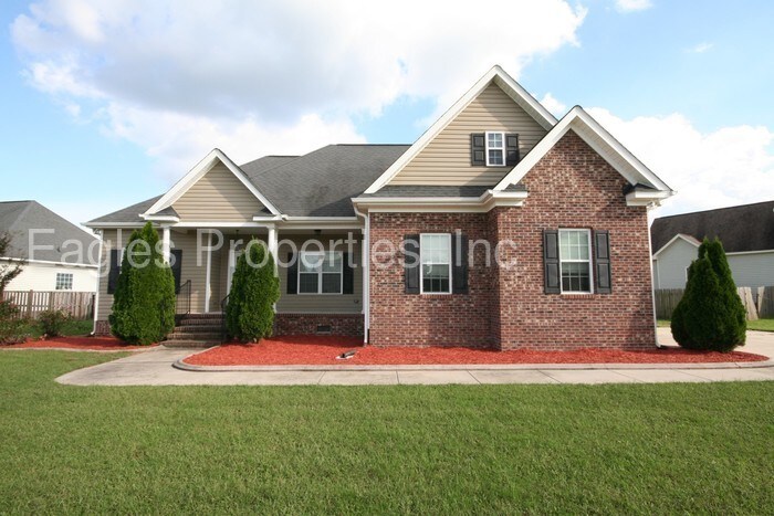 Primary Photo - 304 Glenn Laurel Dr Pikeville, NC 27863