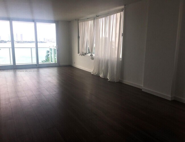 Foto del edificio - 1000 West Ave