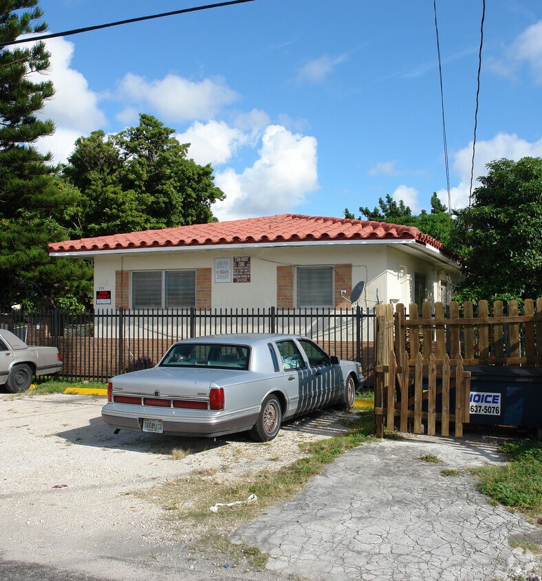 Building Photo - 777 NE 85th St