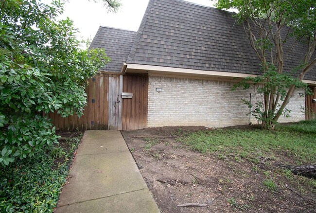 Foto del edificio - 3617 Stables Ln