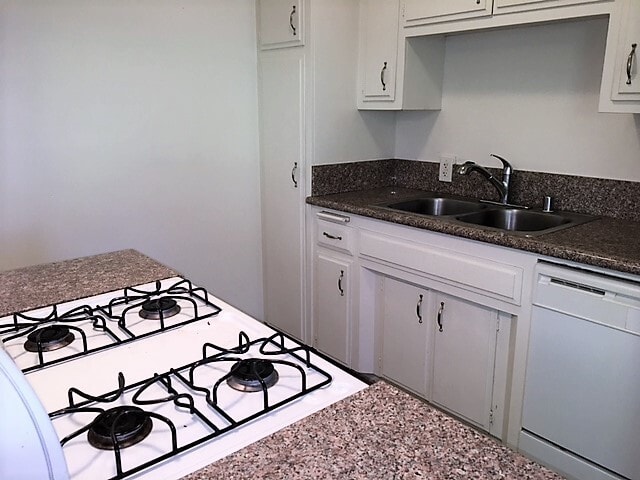 Building Photo - 10745 Hortense St