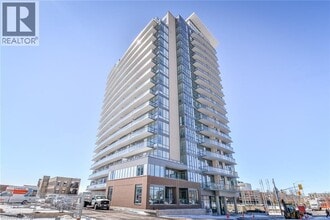 Building Photo - 1005-30 Duke St W