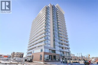 Building Photo - 1005-30 Duke St W