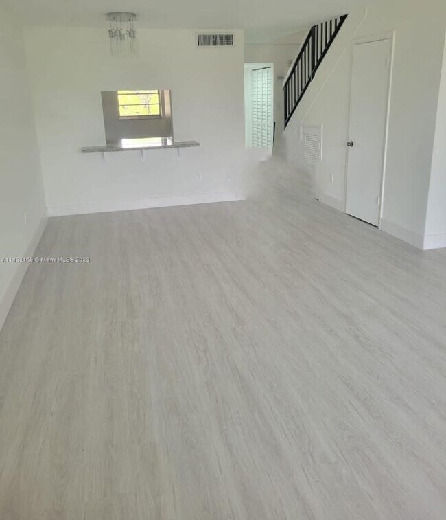 Building Photo - 3285 Foxcroft Rd
