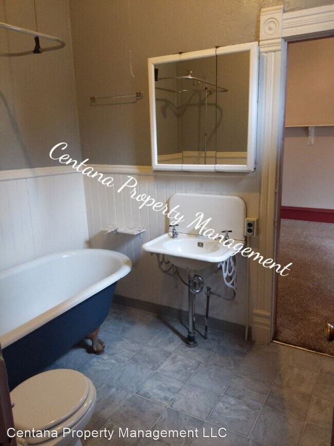 Foto del edificio - 2 br, 1 bath Apartment - 425 W. Silver