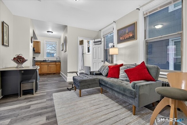 Building Photo - 393 Orchard St