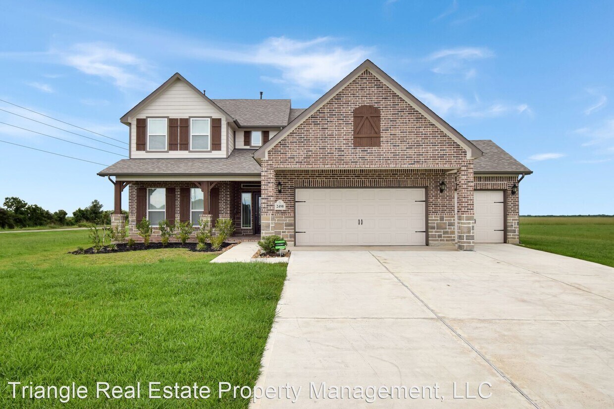 Primary Photo - 4 br, 3.5 bath House - 2498 Diamond D Dr