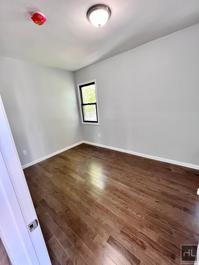 Building Photo - 72-21 Burchell Ave, Arverne, NY 11692, Uni...