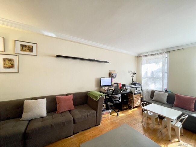 Building Photo - 321 Larchmont Acres